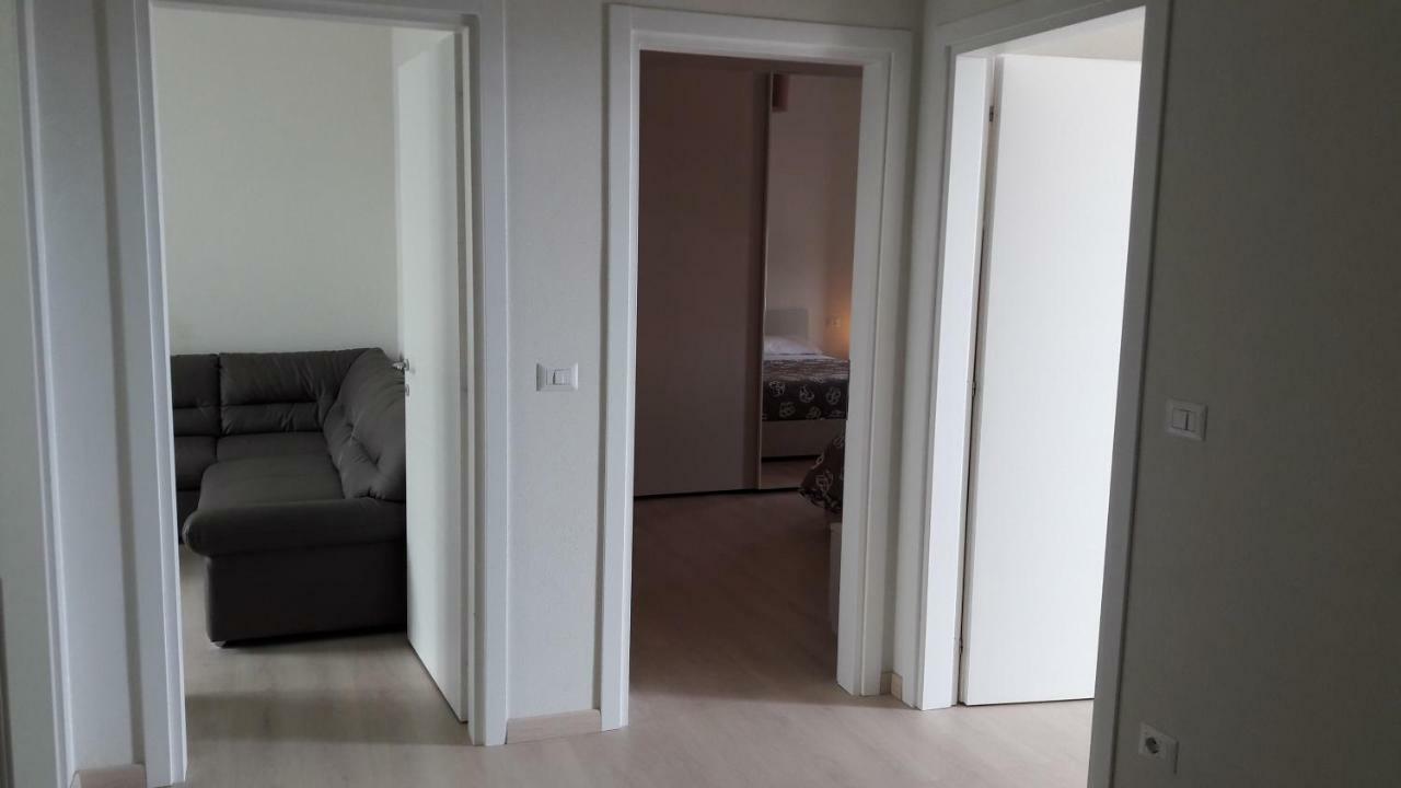 Residenza Lux Fronte Mare Apartment Vado Ligure Exterior photo