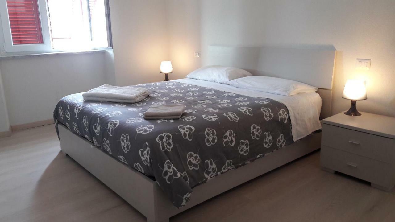 Residenza Lux Fronte Mare Apartment Vado Ligure Exterior photo
